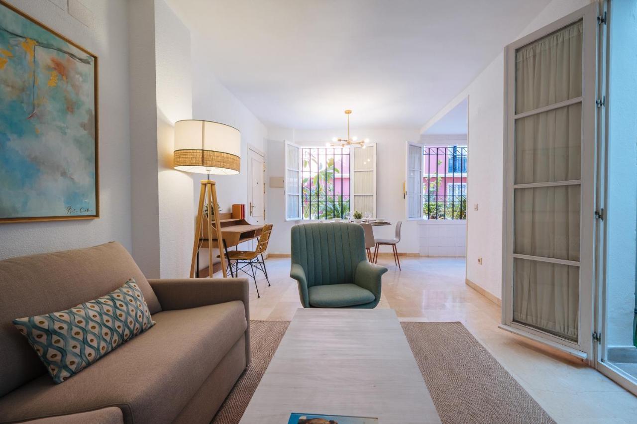 Lirio Suite Apartment - Private Parking Included セビリア エクステリア 写真