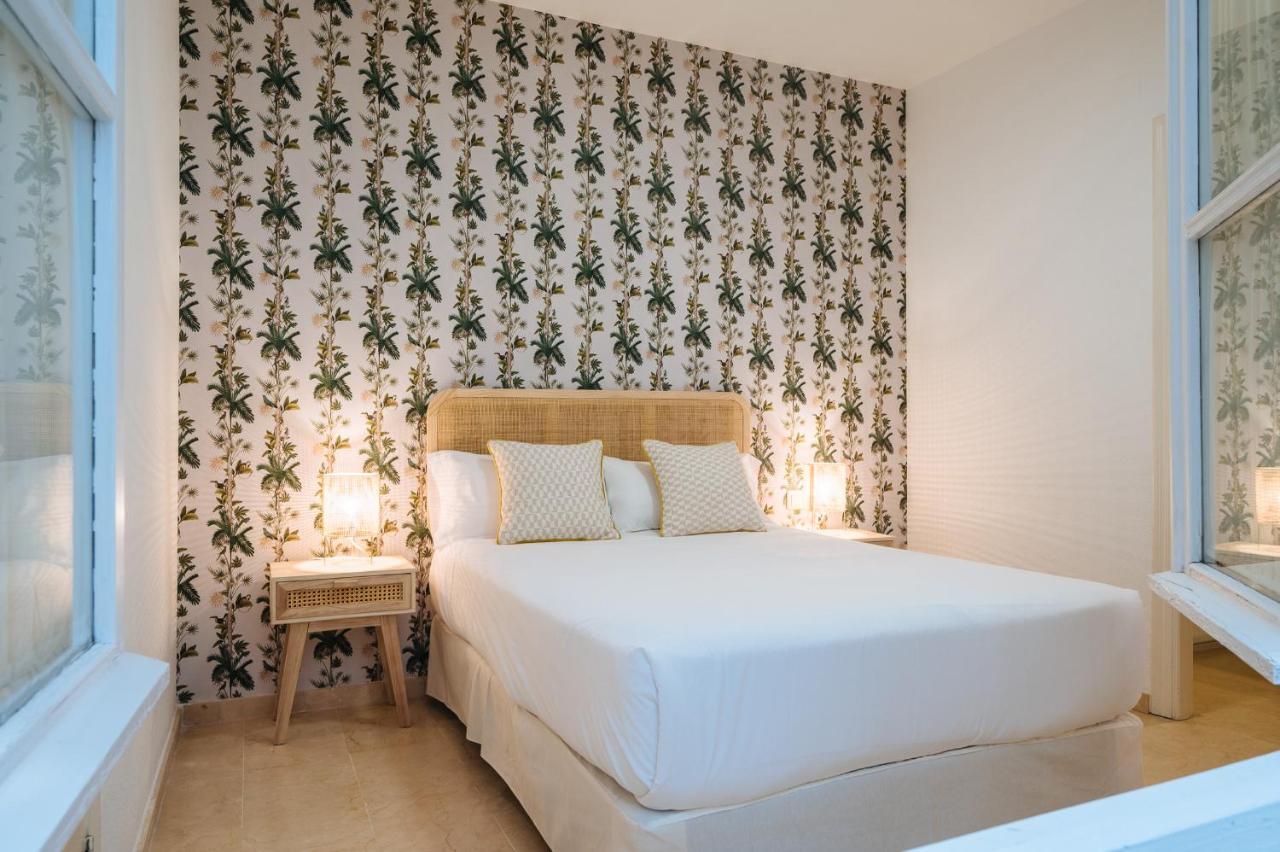 Lirio Suite Apartment - Private Parking Included セビリア エクステリア 写真