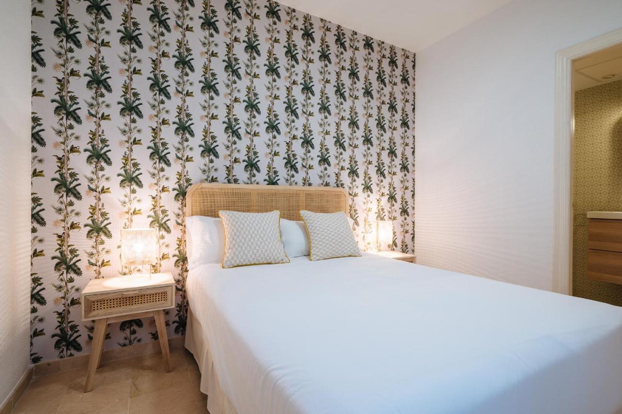 Lirio Suite Apartment - Private Parking Included セビリア エクステリア 写真