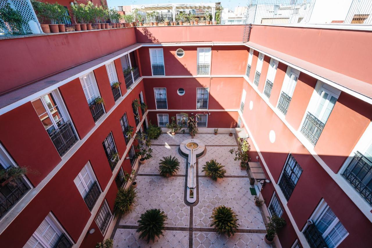 Lirio Suite Apartment - Private Parking Included セビリア エクステリア 写真